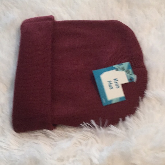 😎NWT So Cool Burgundy Beanie Hat Gotta Have 😎 - Picture 2 of 2